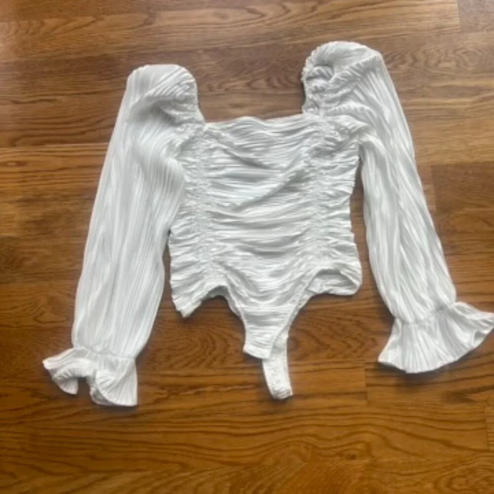 Lulus White Pleated Long Sleeve Ruched Bodysuit Size Medium New No Tags